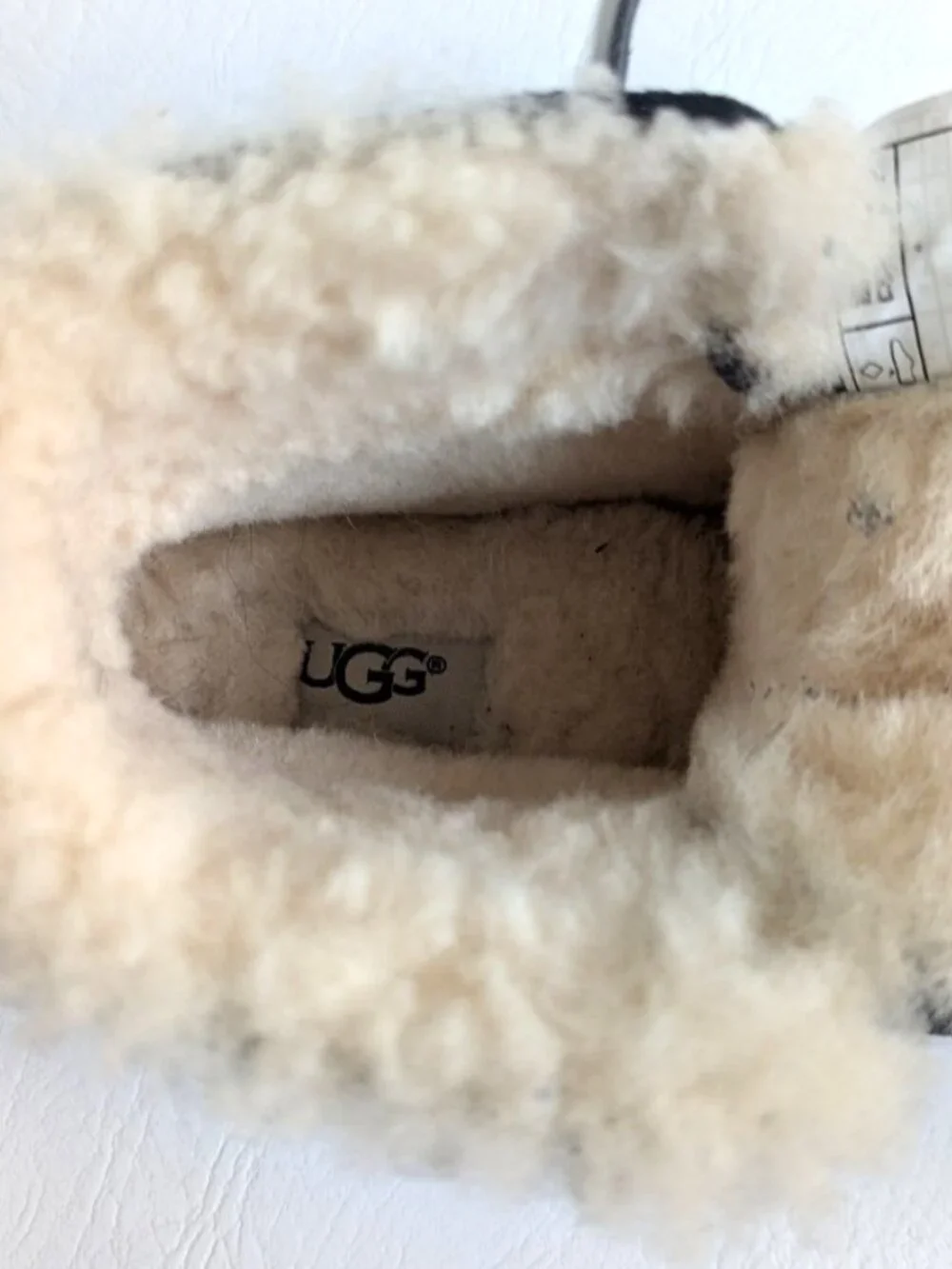 Ugg Chickaree Moccasin Black Suede Boots Women's Size 7  Shearling lined